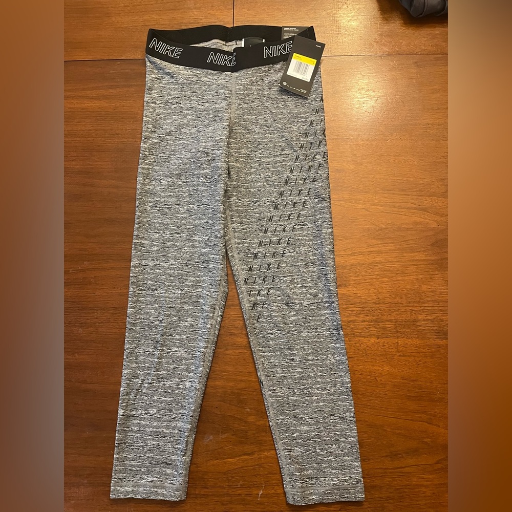 Brand new w/ tags Nike leggings
